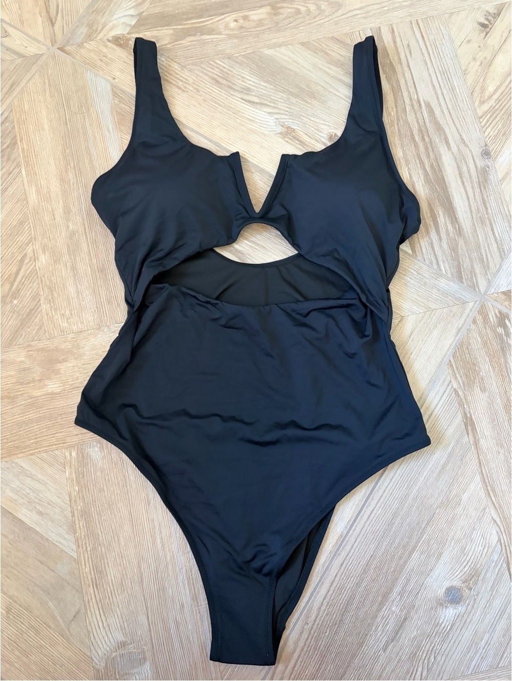 Meyeeka Black Cutout One Piece Swimsuit Size Large Neutral Beach Vacation